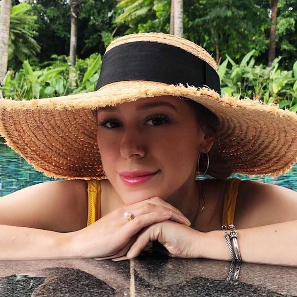 Meet your Posher, Shan - Picture 1 of 1